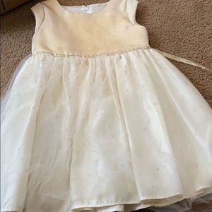 Toddlers girls size 4 dress beige and tan